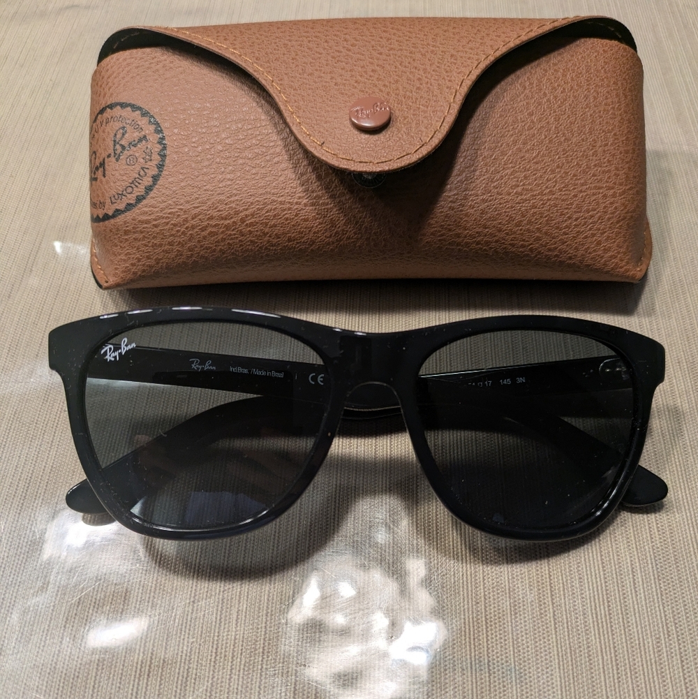 🌞😎Brand New Unisex Ray-Ban Sunglasses with Original Case